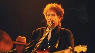 6 Decades and 6 Versions of “Girl from the North Country” – Bob Dylan