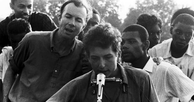 Bob Dylan at civil rights gathering in Greenwood