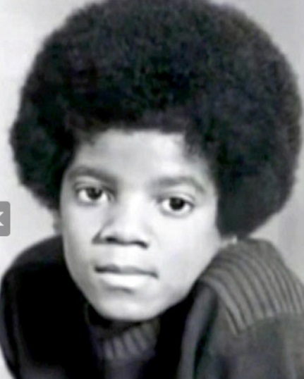 Michael Jackson's Childhood Photos Revealed (60 Photos) 19 Michael Jackson Teenager