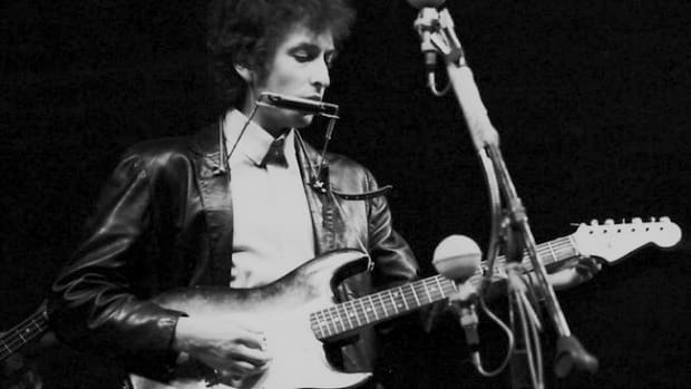 July 25 1965 - Bob Dylan Goes Electric at the Newport Folk Festival (Concert Videos) 1 25 1965 july bob dylan