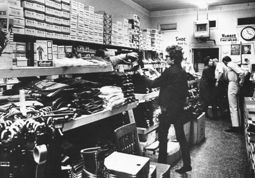 limiet Schilderen produceren 19 Photos - Bob Dylan Shopping - NSF - Music Magazine