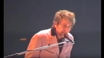 Bob Dylan - Jokerman London 25 November 2003