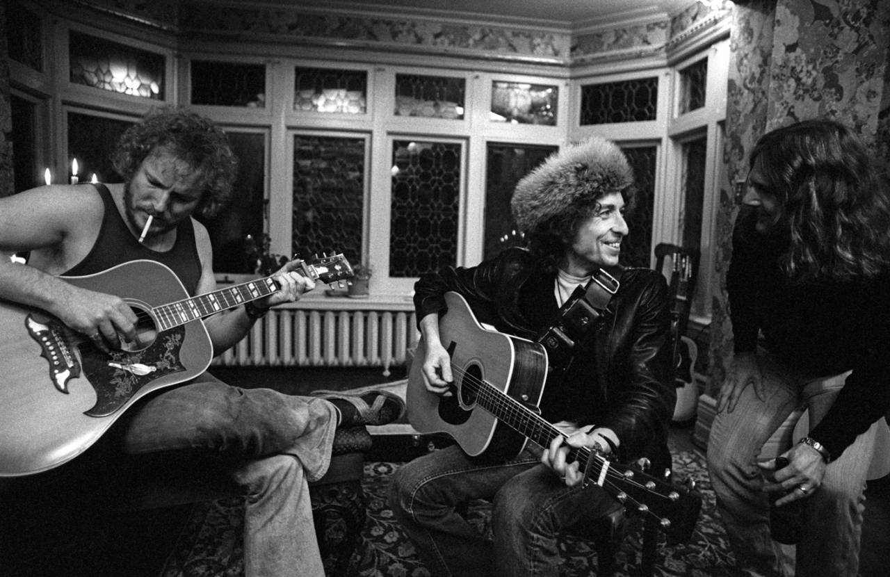 19 Photographs - December 1-2,1975 Bob Dylan - Maple Leaf Gardens, Toronto