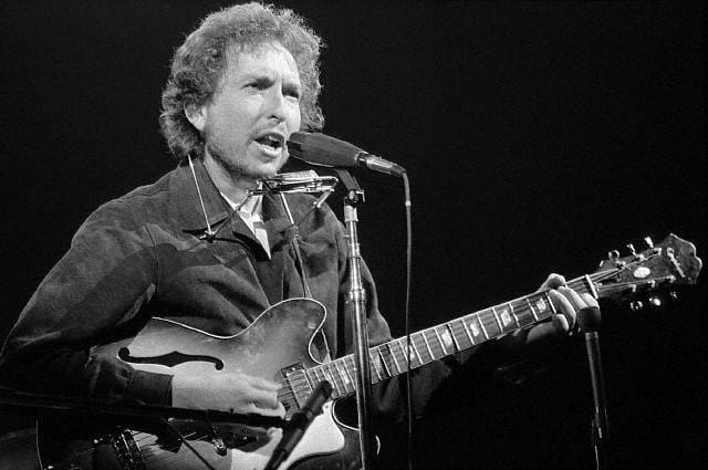 2- January 3, 1974 - Bob Dylan & The Band Chicago Stadium