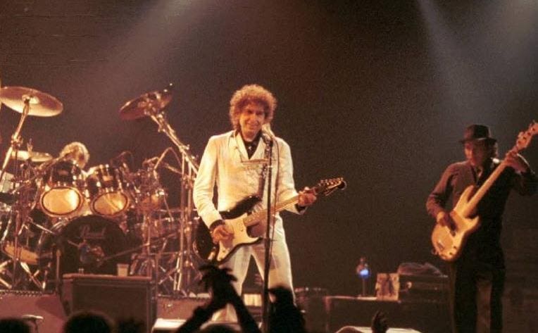 January 29, 1990 Bob Dylan – One Too Many Mornings -Theatre de Grand Rex , Paris, France