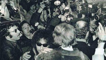 February 17, 1978 - Bob Dylan's First Visit Tokyo - Japan (Rare Videos and Photographs)