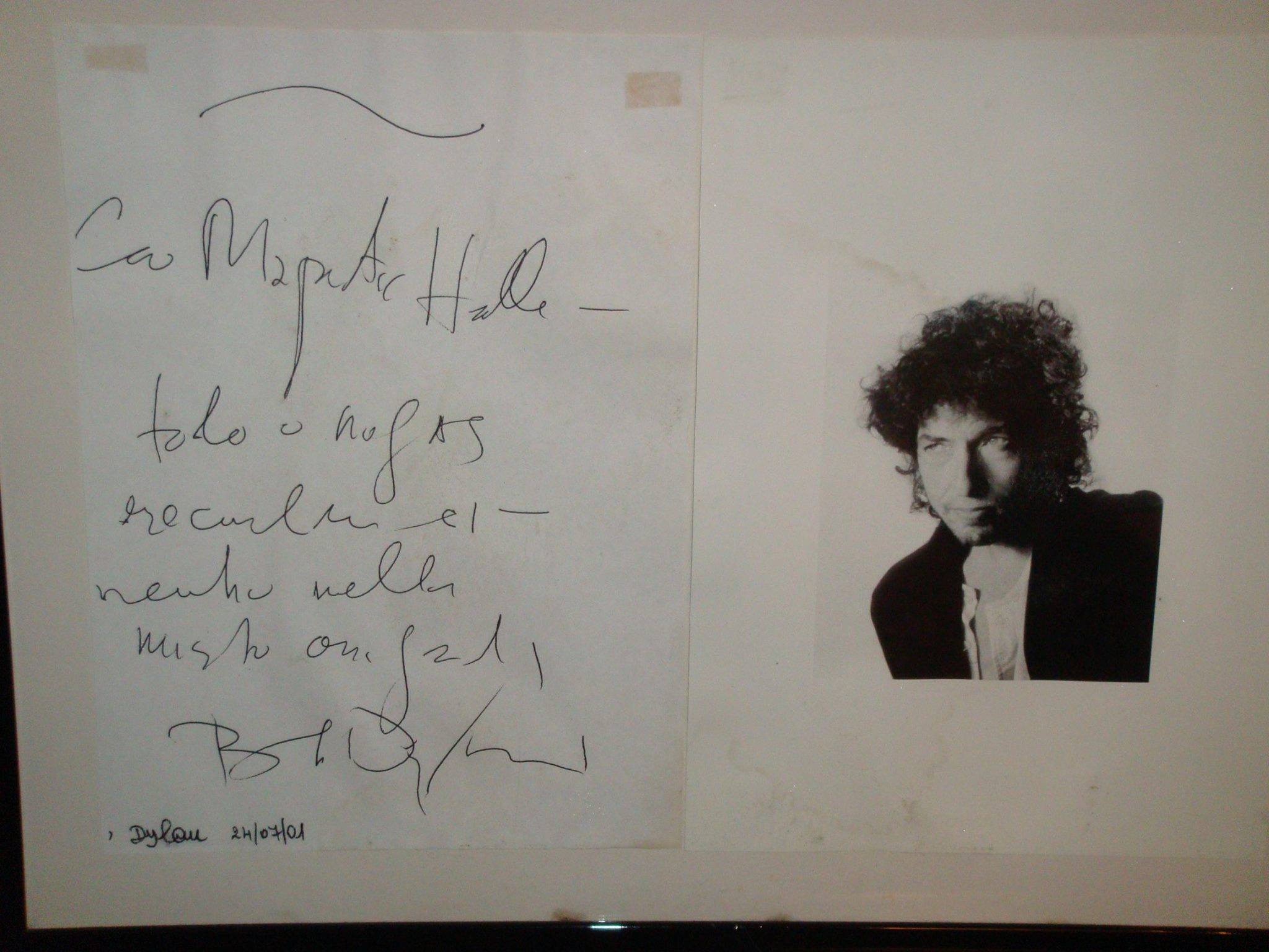 Autographs of Bob Dylan