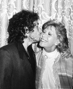 6 Photographs - March 15, 1982 - Bob Dylan and Dinah Shore 13th annual Award of the Songwriters Hall of Fame. 6 Songwriters Hall of Fame induction dinner, Bob Dylan, Dinah Shore, 1982, NYC