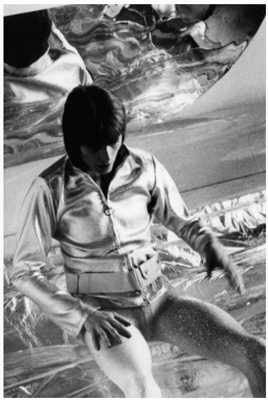 Best 56 David Bowie's Outfits and Costumes Between (1963 and 2012) 5 January 1 1969