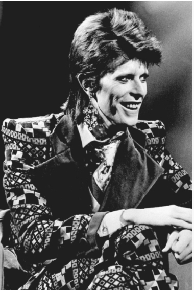 Best 56 David Bowie's Outfits and Costumes Between (1963 and 2012) 6 January 1 1974