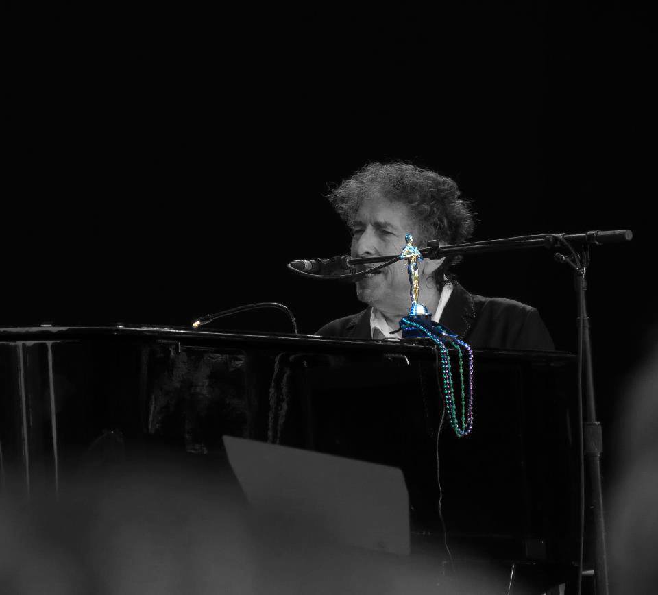 Interesting Objects in Bob Dylan Concerts 18 Interesting Objects in Bob Dylan Concerts