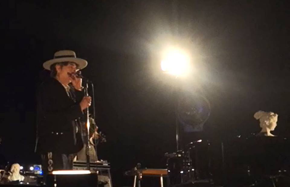 Interesting Objects in Bob Dylan Concerts 20 Interesting Objects in Bob Dylan Concerts