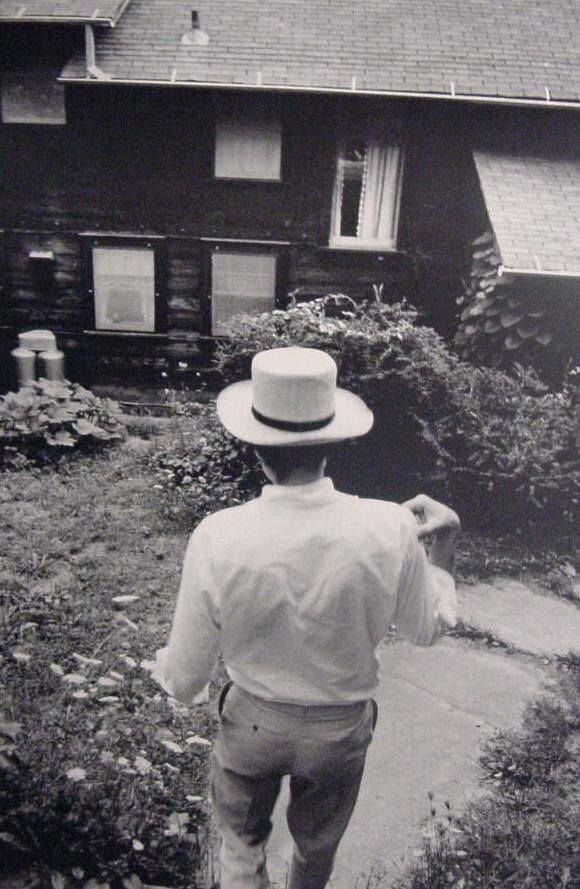 BOB DYLAN AT HIS WOODSTOCK HOME IN 1968