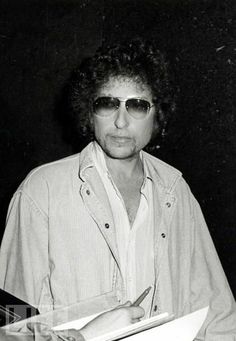 Bob Dylan 1970s Photos (280 Photographs) 242 Bob Dylan 1979
