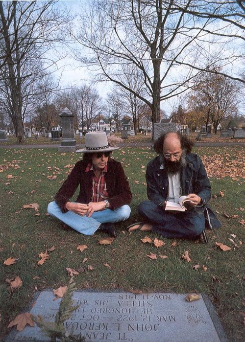 Bob Dylan 1970s Photos (280 Photographs) 224 Bob Dylan Allen Ginsberg visit Jack Kerouac s grave 1974