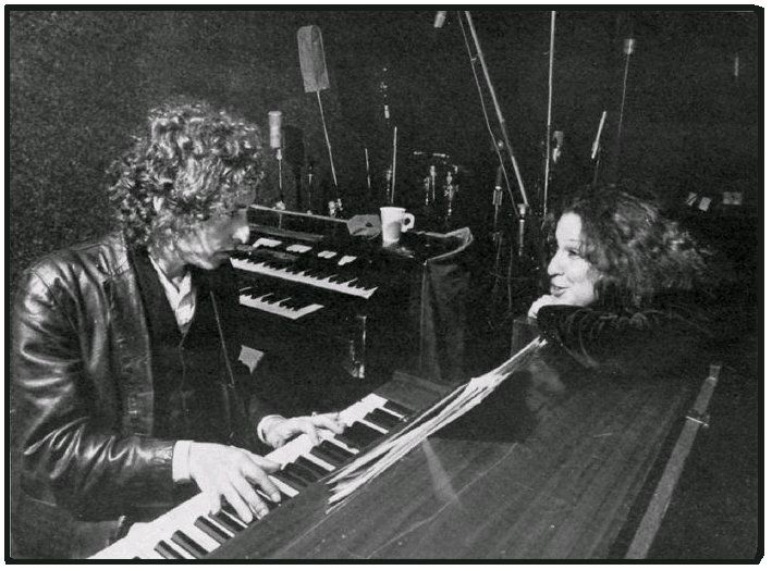 Bob Dylan 1970s Photos (280 Photographs) 203 Bob Dylan and Bette Midler 1975 Recording Session. Audio only but fascinating.