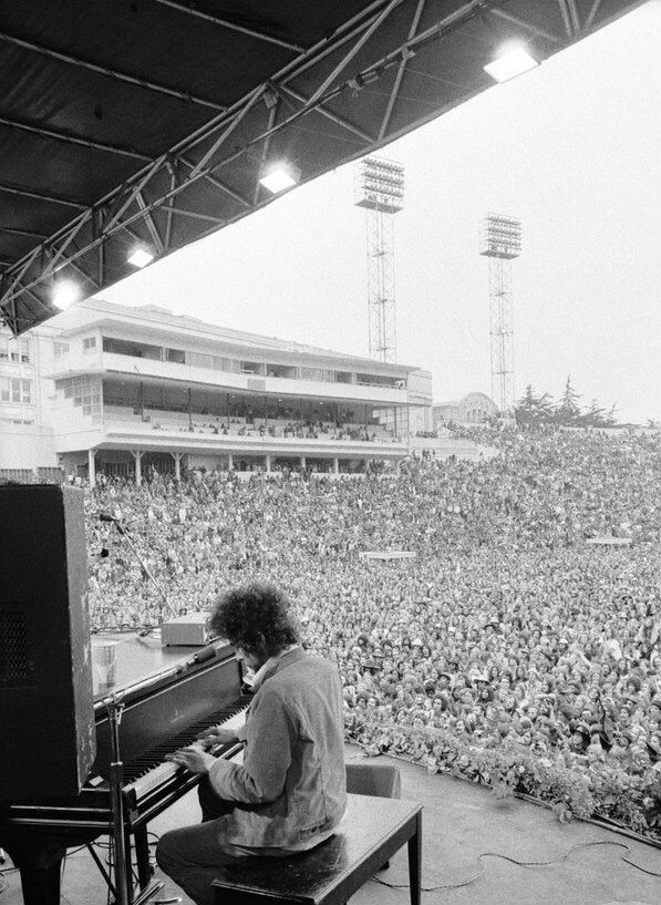 Bob Dylan 1970s Photos (280 Photographs) 181 Bob Dylan 1970s Photos