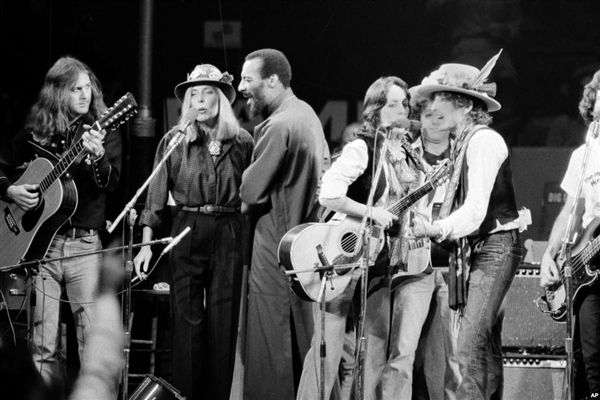 Bob Dylan 1970s Photos (280 Photographs) 19 Rolling Thunder Review...Roger McGuinn Joni Mitchell Richie Havens Joan Baez Bob Dylan 1975