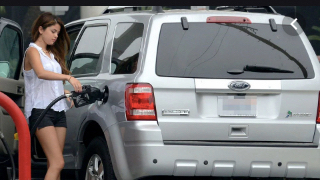 2009 Ford Escape Hybrid Selena Gomez
