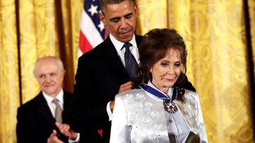 NOVEMBER 20, 2013 - Loretta Lynn was honored at the White House