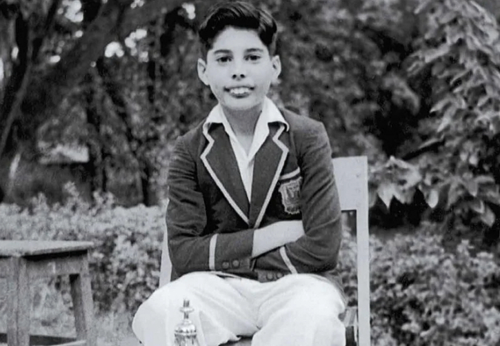 Freddie and his family were of Parsi origin and were descendants of Zoroastrians. Therefore, his funeral was carried out by a Zoroastrian cleric.