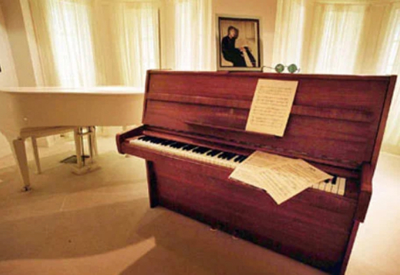 George Michael bought the Steinway Model Z 