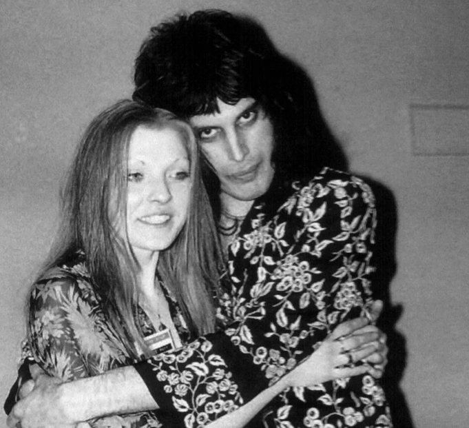 He had a long-term relationship with Mary Austin in the early 70s. When he died he left most of his money, his house and the copyright of his songs to Mary