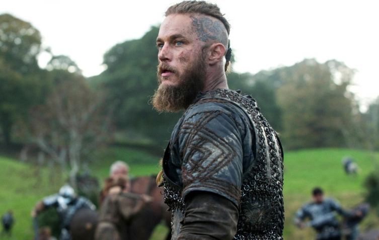 Ragnar began her career as a lingerie mannequin