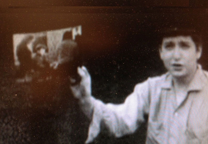 In fact it looks very much like a photo taken that year (1962) at the Alper home in Schenectedy, New York, of Dylan playing piano. That is Jaye Alper, a friend of Dylan, on the right.