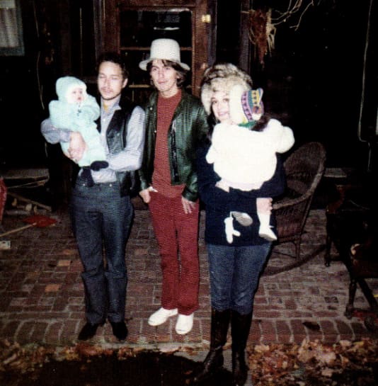 Bob Dylan, George Harrison and Sara Dylan 1 George Harrison with Bob and Sara Dylan, November 1968, Woodstock, NY.