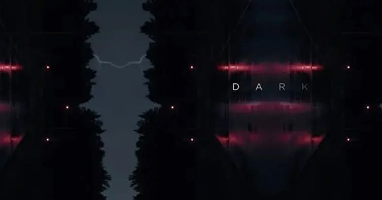Mirror effects in the opening credits of the first season