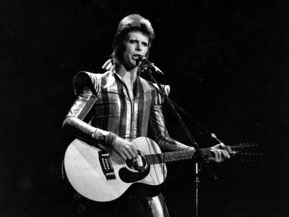 14-david-bowie-British-honor-Commander