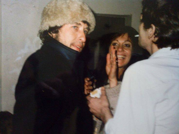 Bob Dylan with Sally Grossman Levon Helm and Eliott Landy @ Lone Star Cafe on 021 6 1983 New York