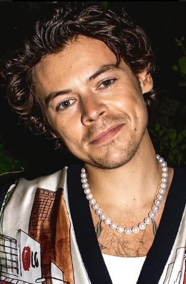 harry styles golden wallpaper