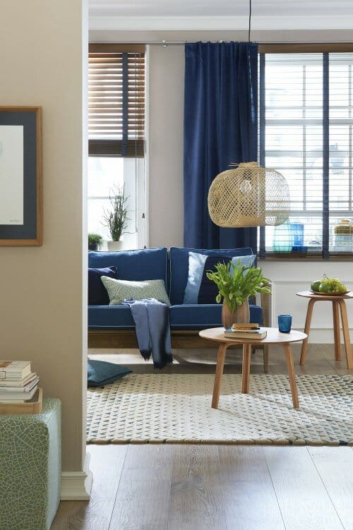 Relaxing shades and comfortable living spaces in home decoration 