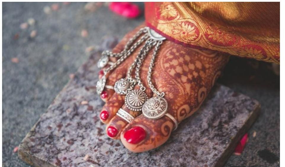 - Wedding rings in India are worn on the toes unlike anywhere else in the world.