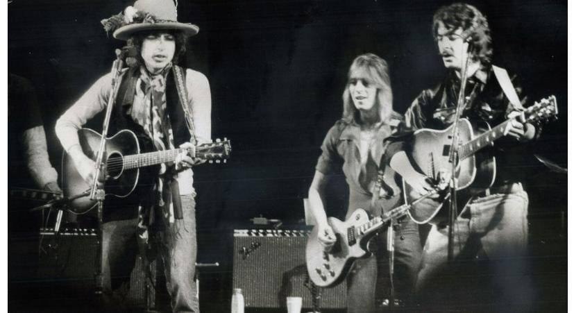 Dylan first appeared with the Rolling Thunder Revue, a travelling caravan of musicians, in 1975.