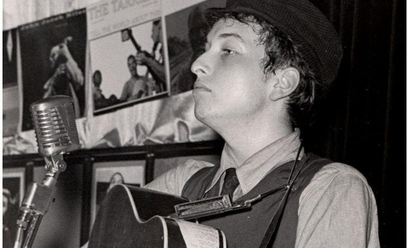 bob dylan Gerde's Folk City in New York City in 1961.
