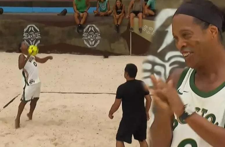 Ronaldinho is blowing like the wind on Survivor
