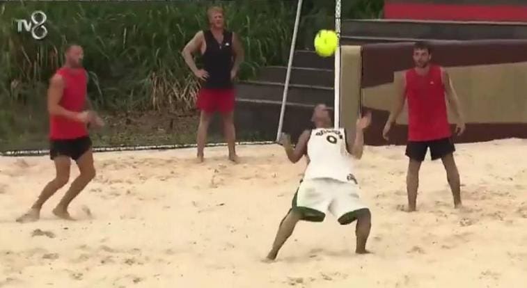 Ronaldinho's spectacular roast on Survivor All Star