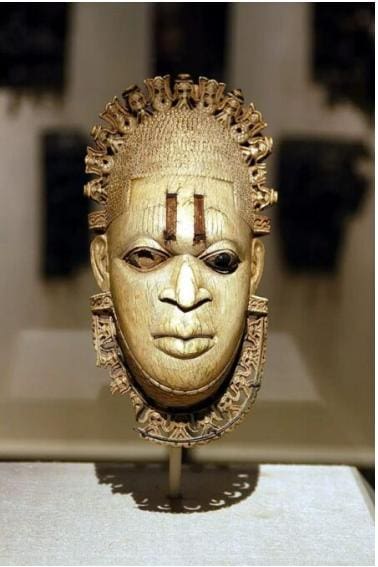Queen Anne Pendant Mask
