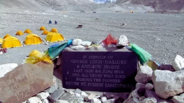 Dead Bodies on Mount Everest