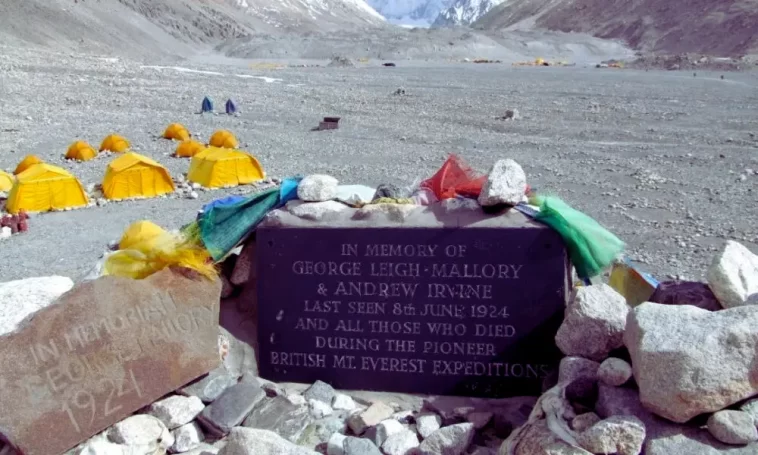 Why Are There Over 200 Dead Bodies on Mount Everest? The Mountain of No Return 1 Dead Bodies on Mount Everest