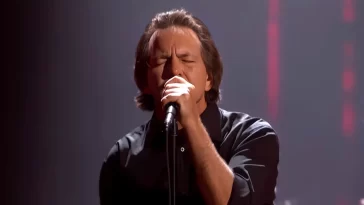 Eddie Vedder Says Taylor Swift Concerts Feel Like Punk Rock Shows
