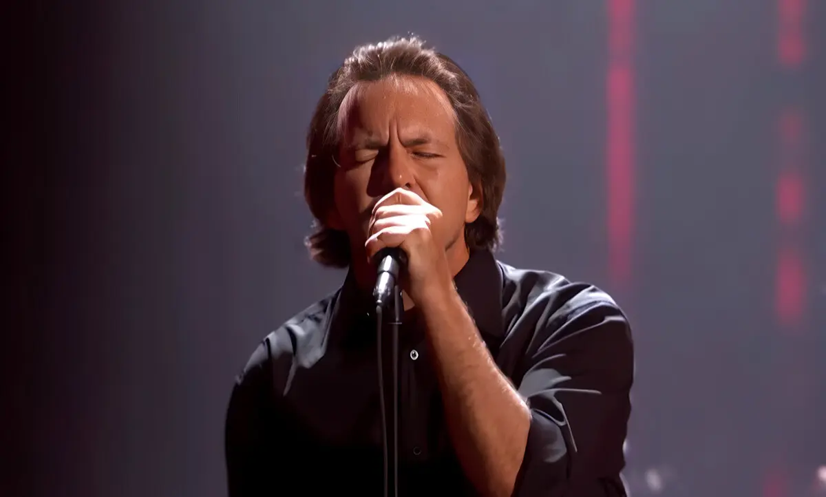 Eddie Vedder Says Taylor Swift Concerts Feel Like Punk Rock Shows