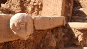 Two Human Faces, Rock Göbeklitepe