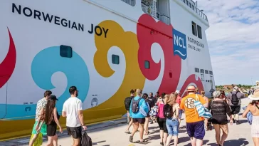 Cruise Passengers React to Norwegian Cruise Line Dress Code