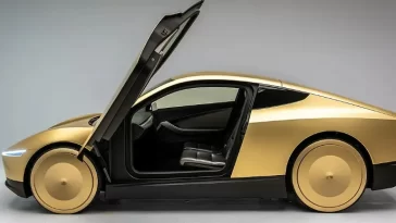 Tesla Cybercab Without Steering Wheel Hits Roads in April